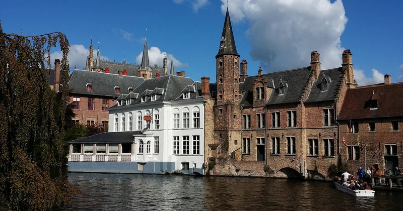 Bruges : la carte postale à taille humaine